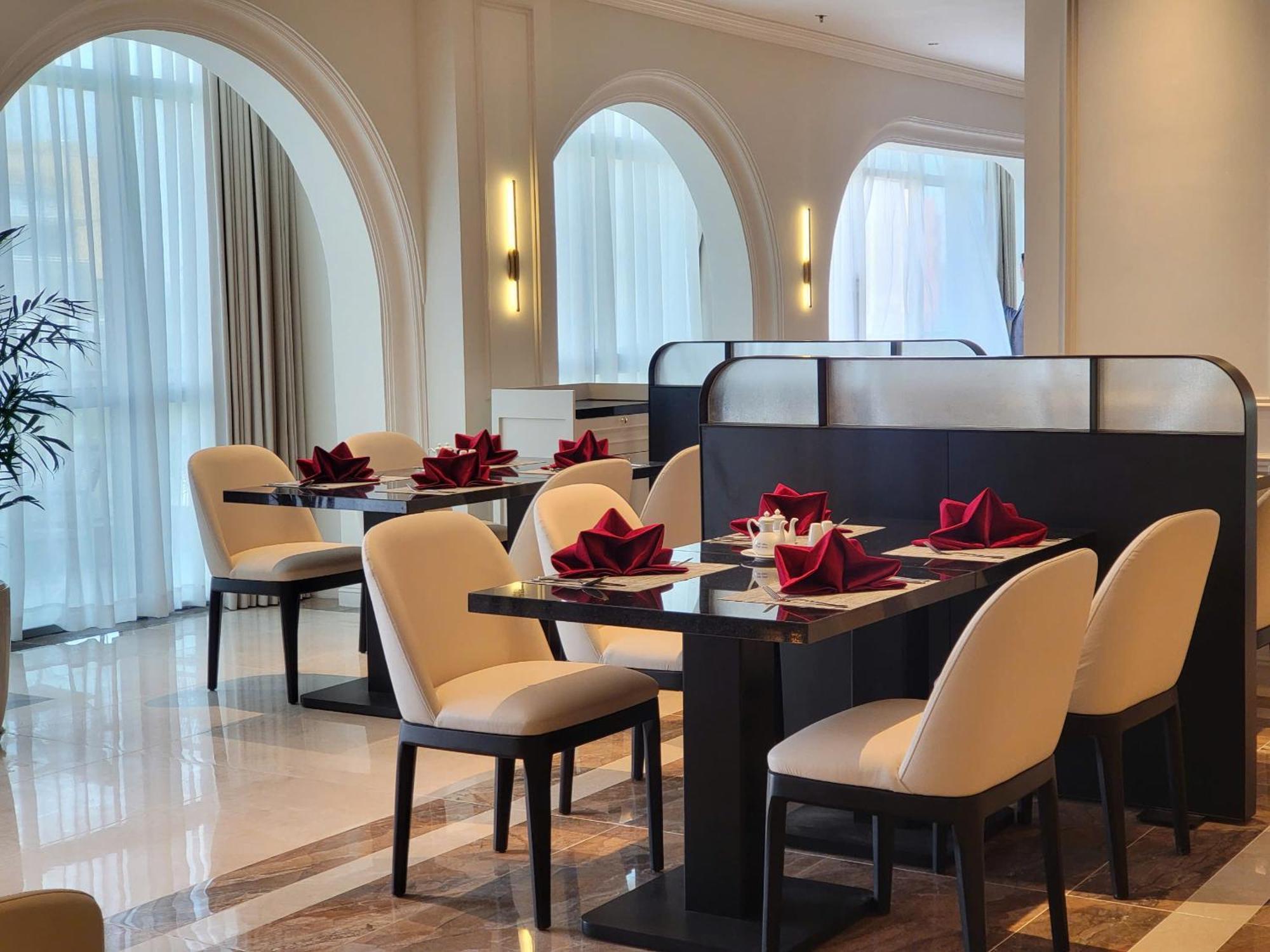 Cosmo Stars Hotel Bac Lieu Екстер'єр фото