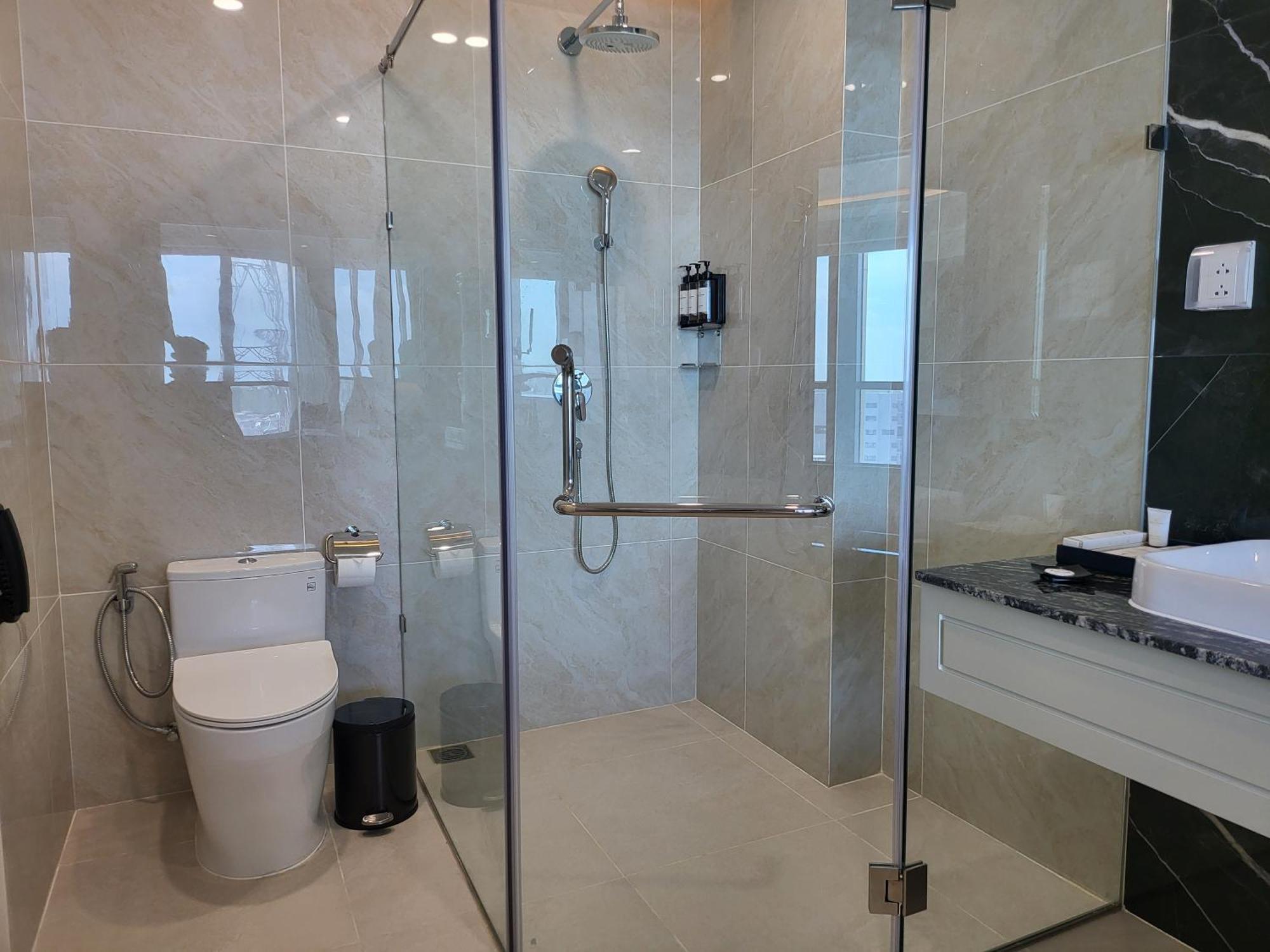 Cosmo Stars Hotel Bac Lieu Екстер'єр фото
