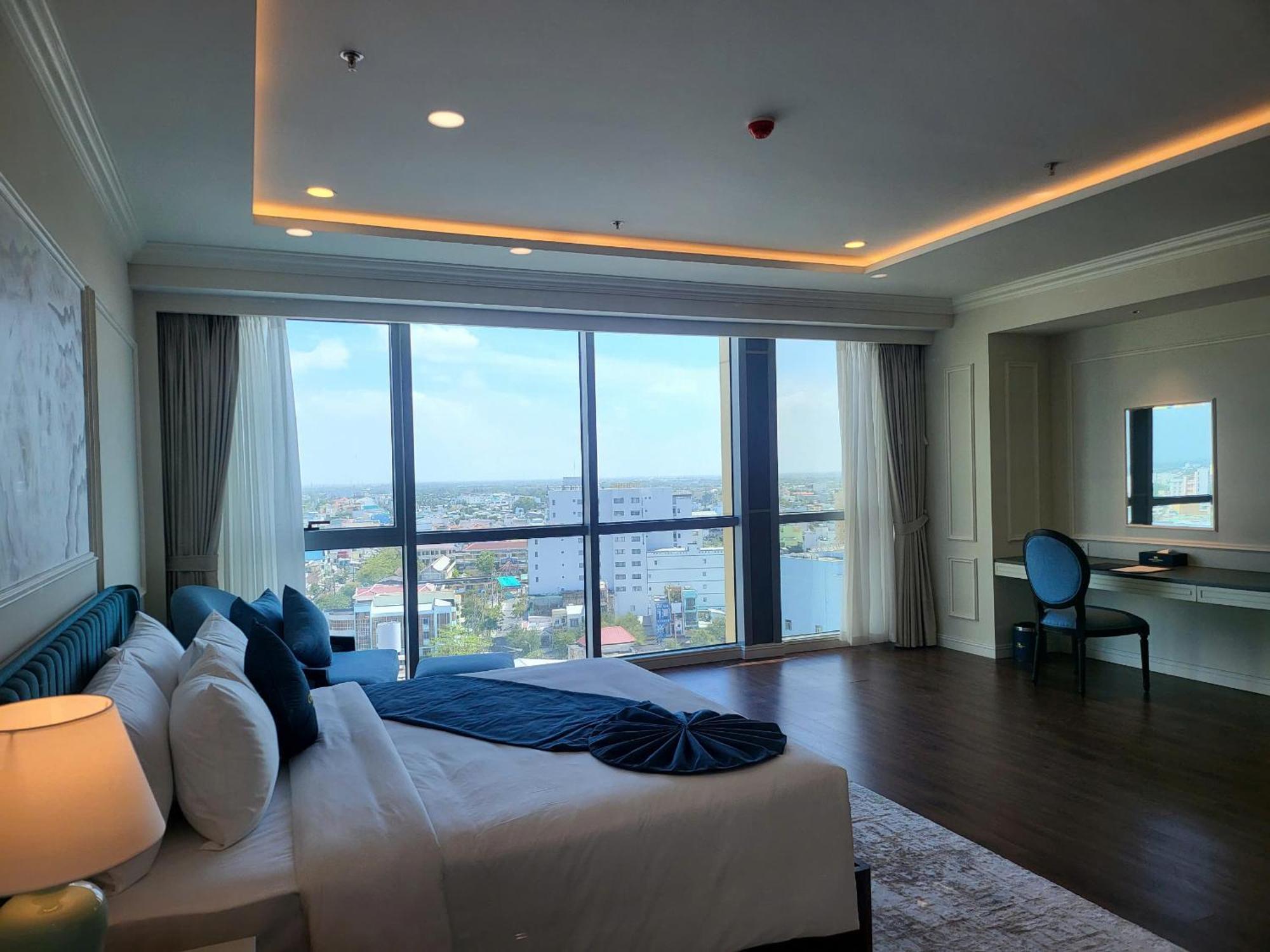Cosmo Stars Hotel Bac Lieu Екстер'єр фото