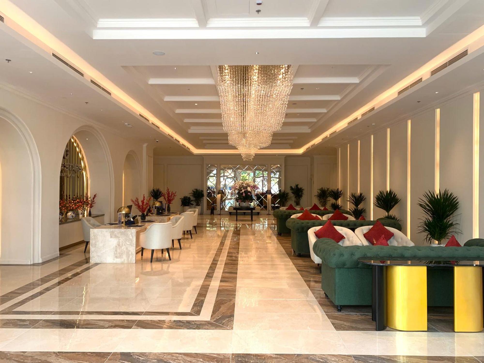 Cosmo Stars Hotel Bac Lieu Екстер'єр фото