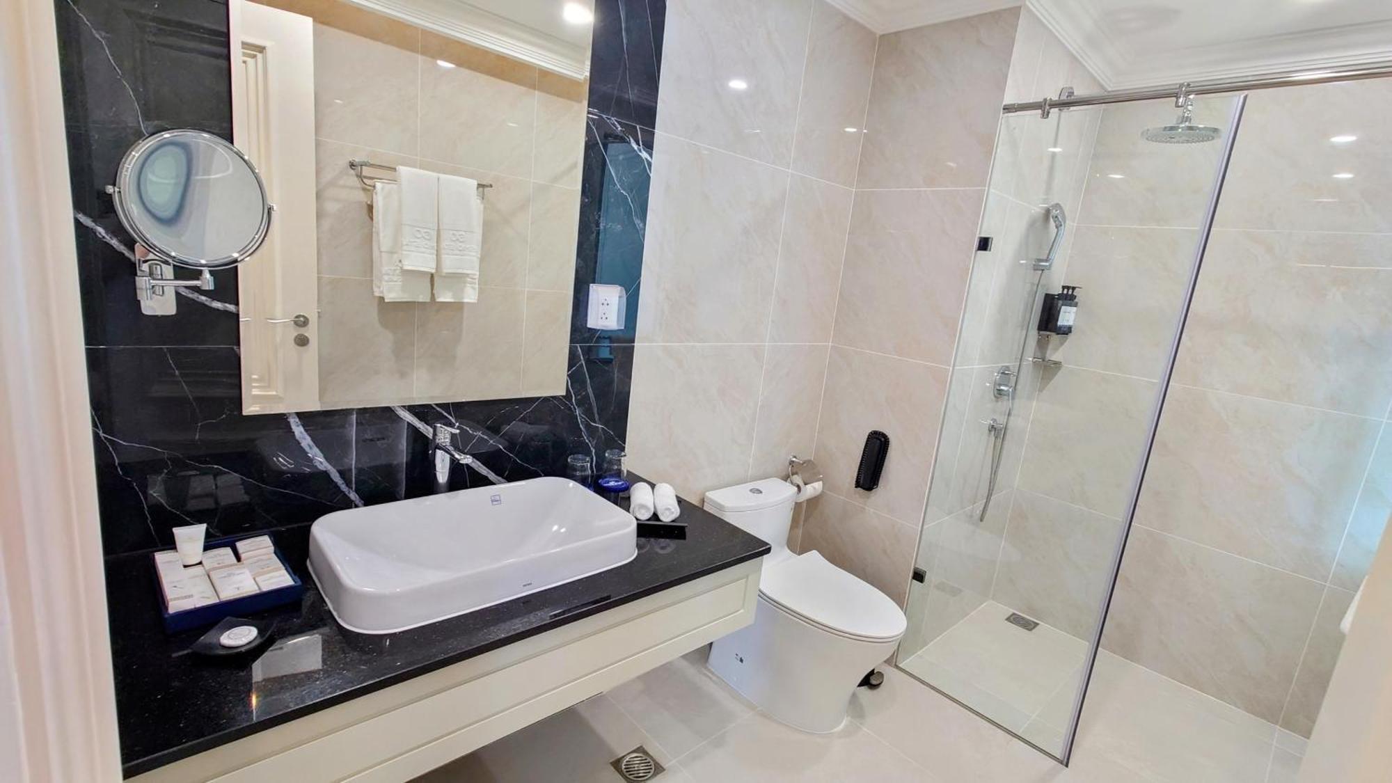 Cosmo Stars Hotel Bac Lieu Екстер'єр фото