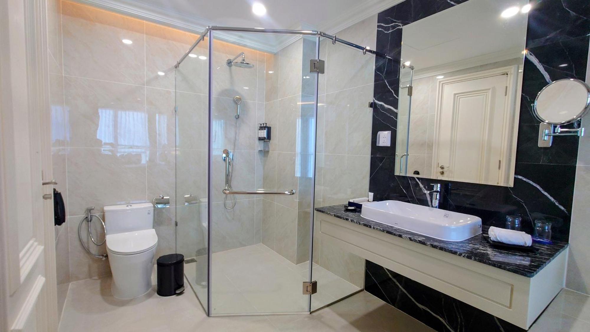Cosmo Stars Hotel Bac Lieu Екстер'єр фото