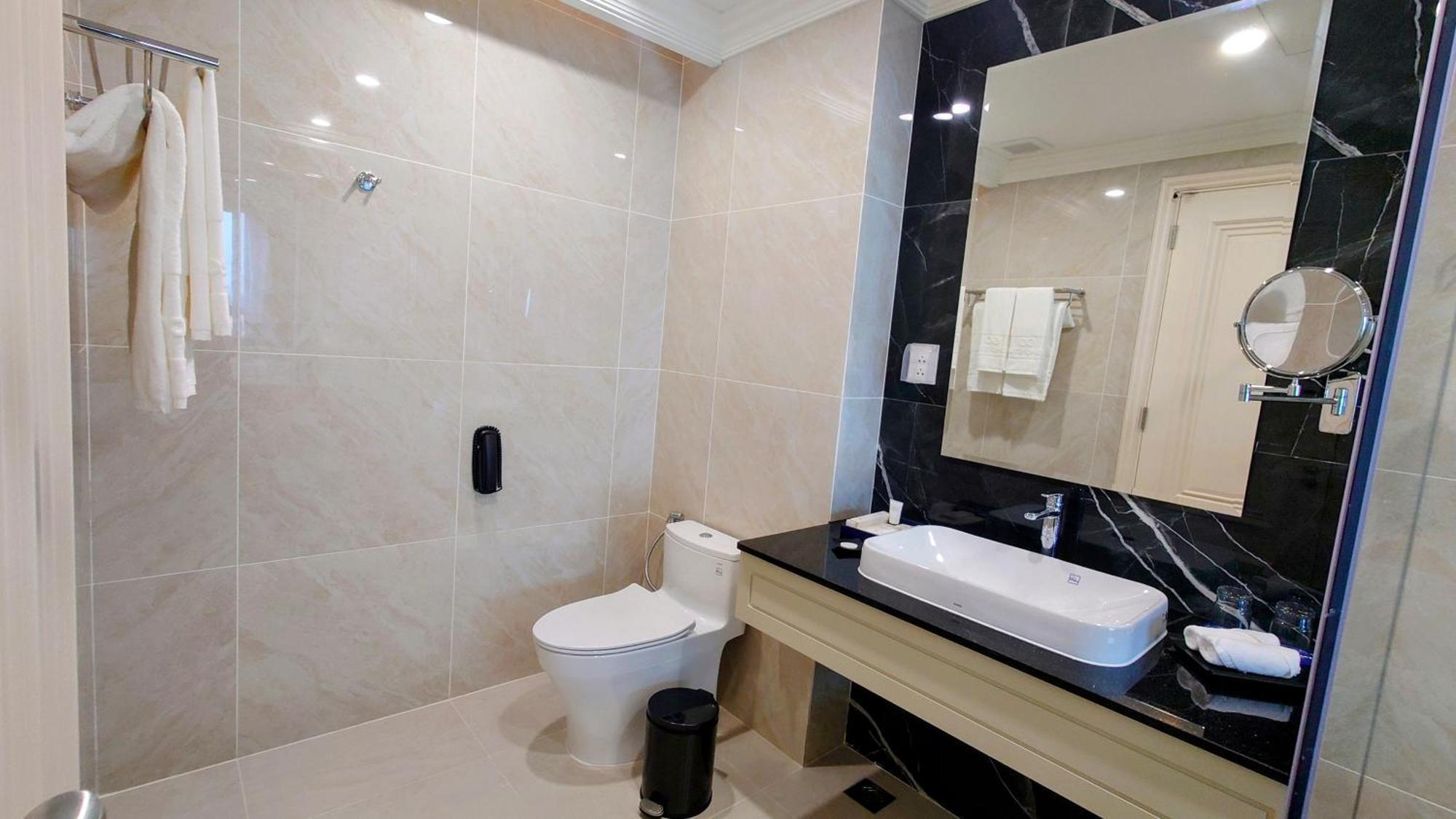Cosmo Stars Hotel Bac Lieu Екстер'єр фото